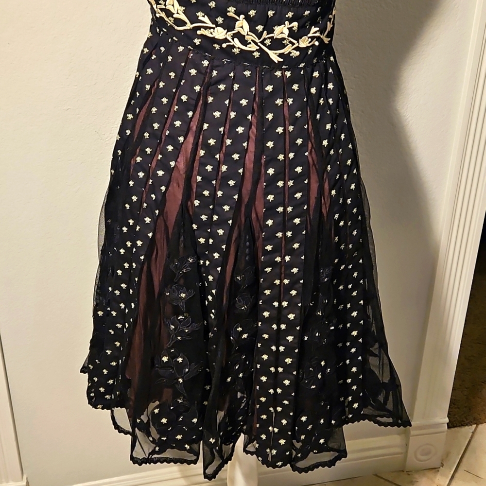 Lithe Floral Strapless Dress - Picture 4 of 7